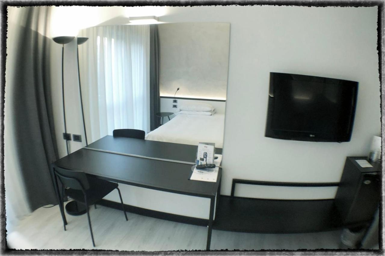 Hotel Brianteo And Restaurant 4*