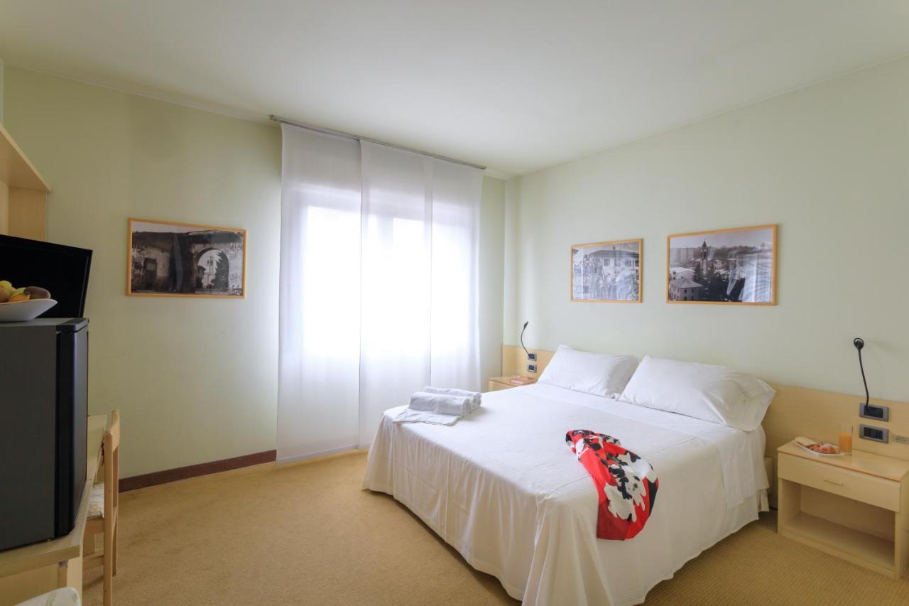 Hotel Brianteo And Restaurant