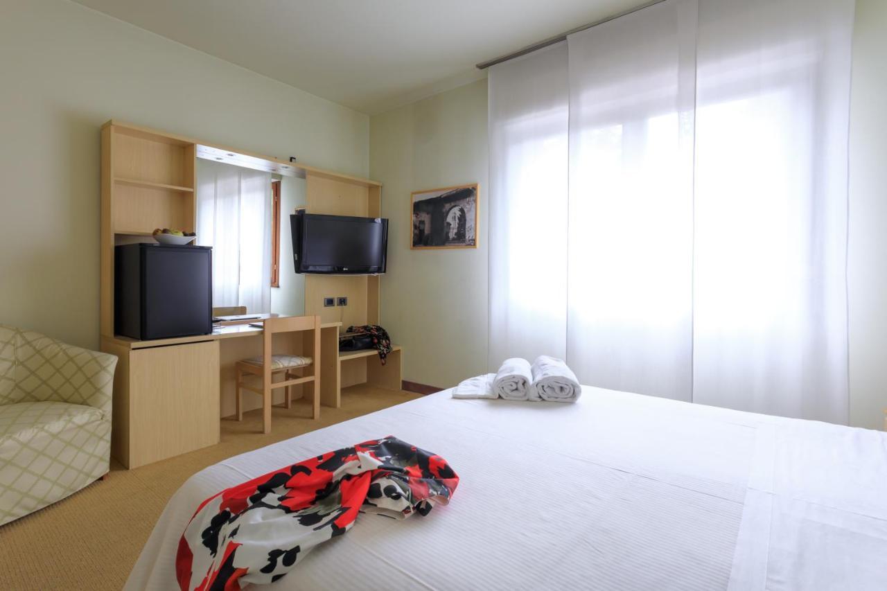 Hotel Brianteo And Restaurant Burago di Molgora
