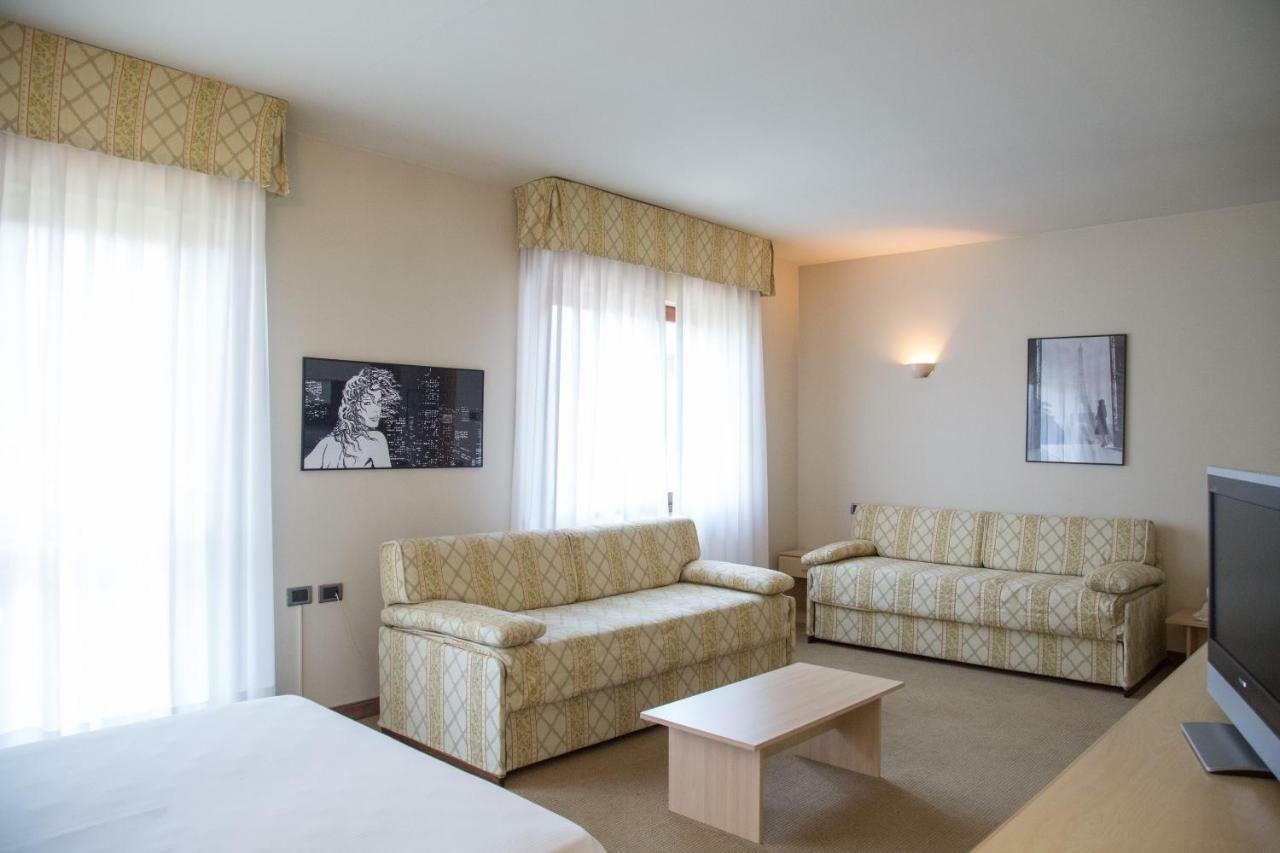 Hotel Brianteo And Restaurant 4*