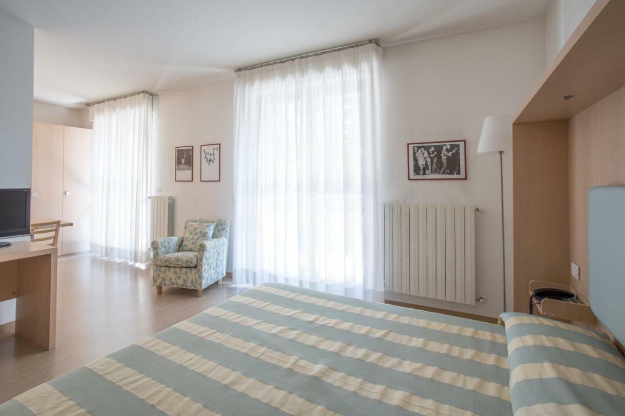 Hotel Brianteo And Restaurant 4*